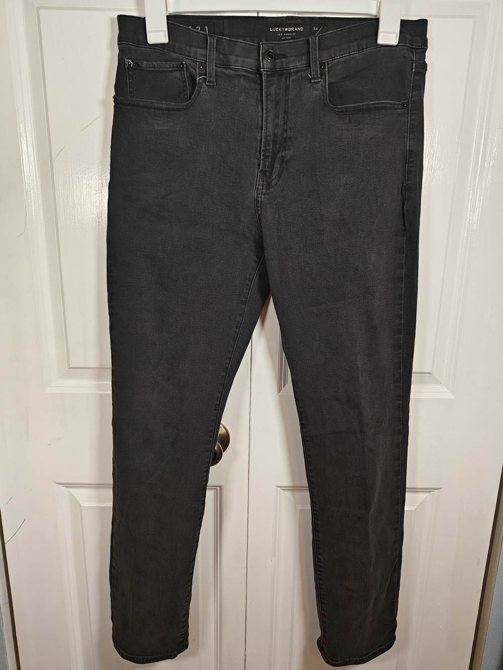 Lucky Brand Men's 121 Slim Straight Jeans in Black Wash